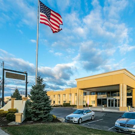 Comfort Inn Medford-Long Island Kültér fotó