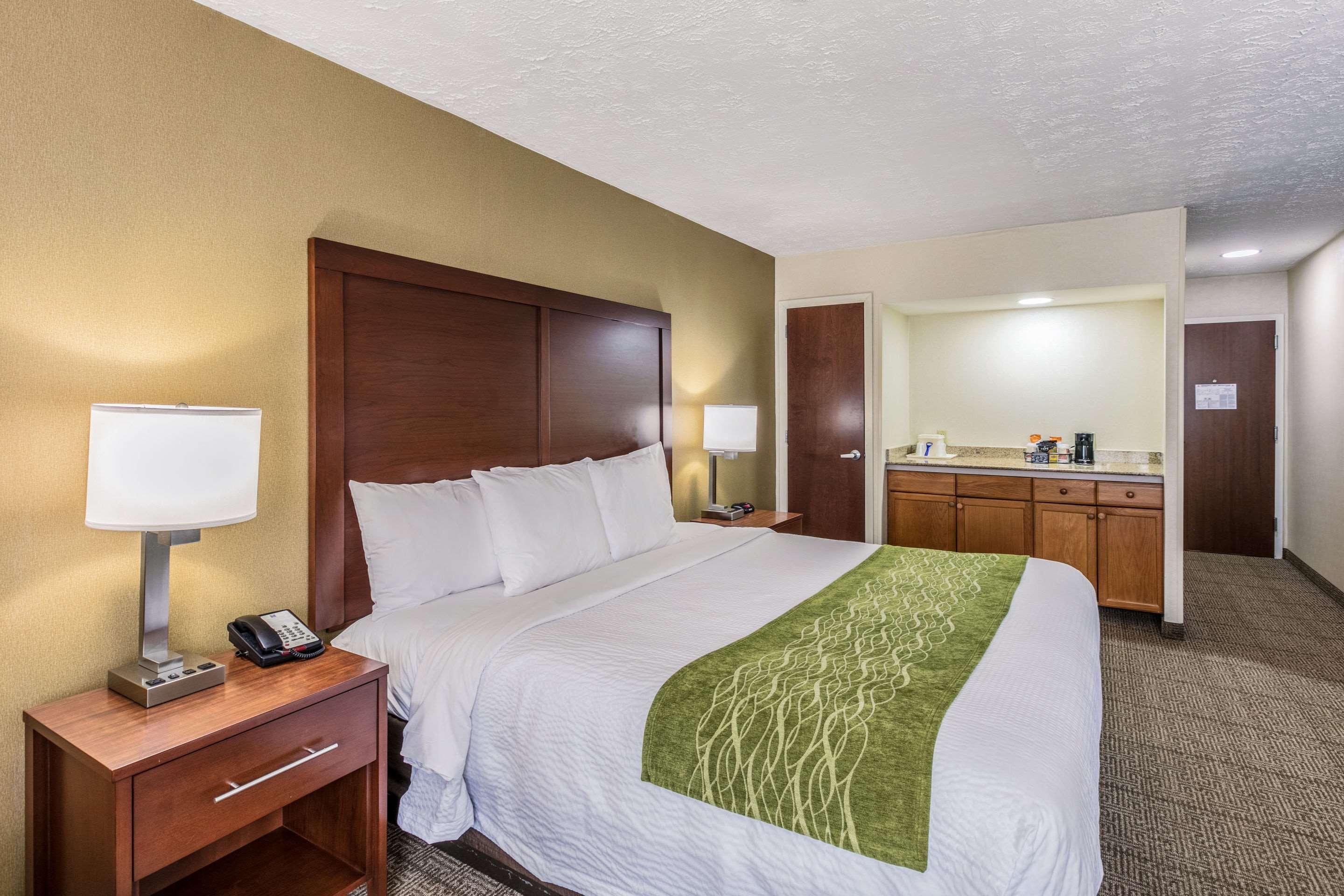 Comfort Inn Medford-Long Island Kültér fotó