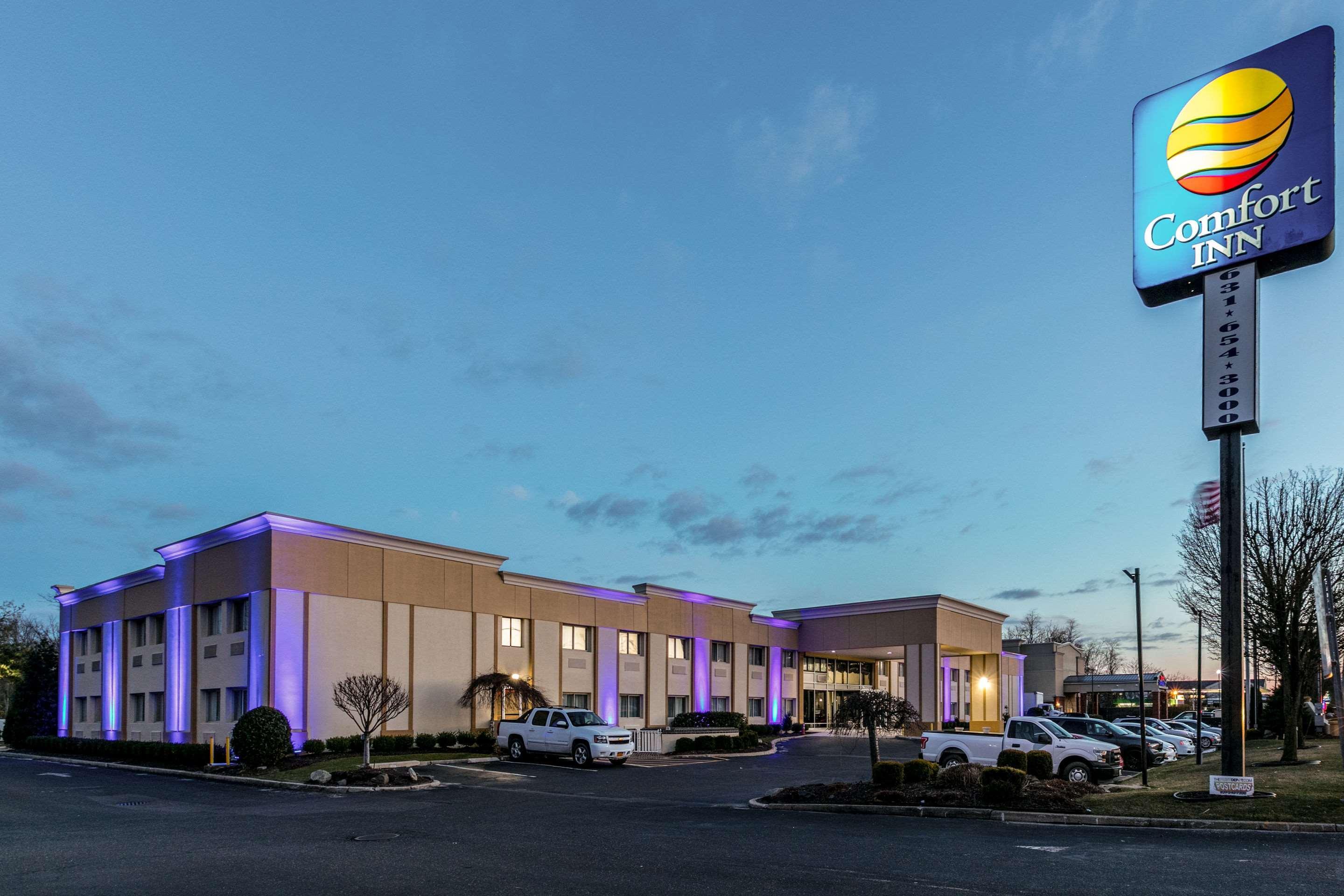 Comfort Inn Medford-Long Island Kültér fotó