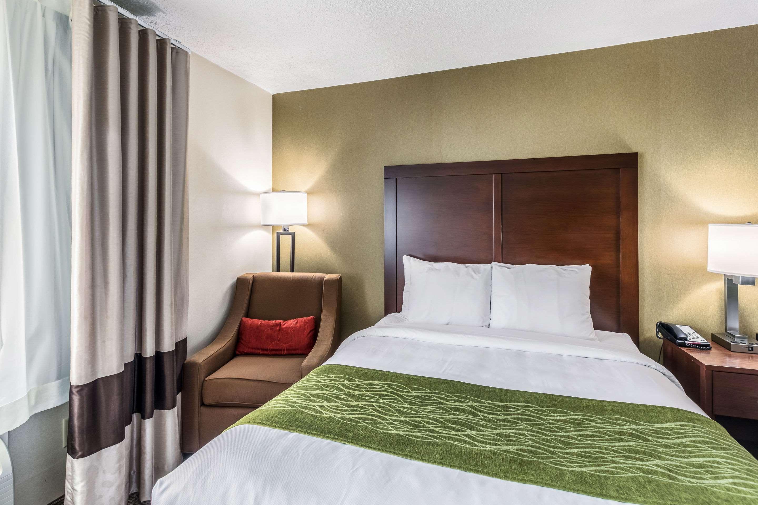 Comfort Inn Medford-Long Island Kültér fotó