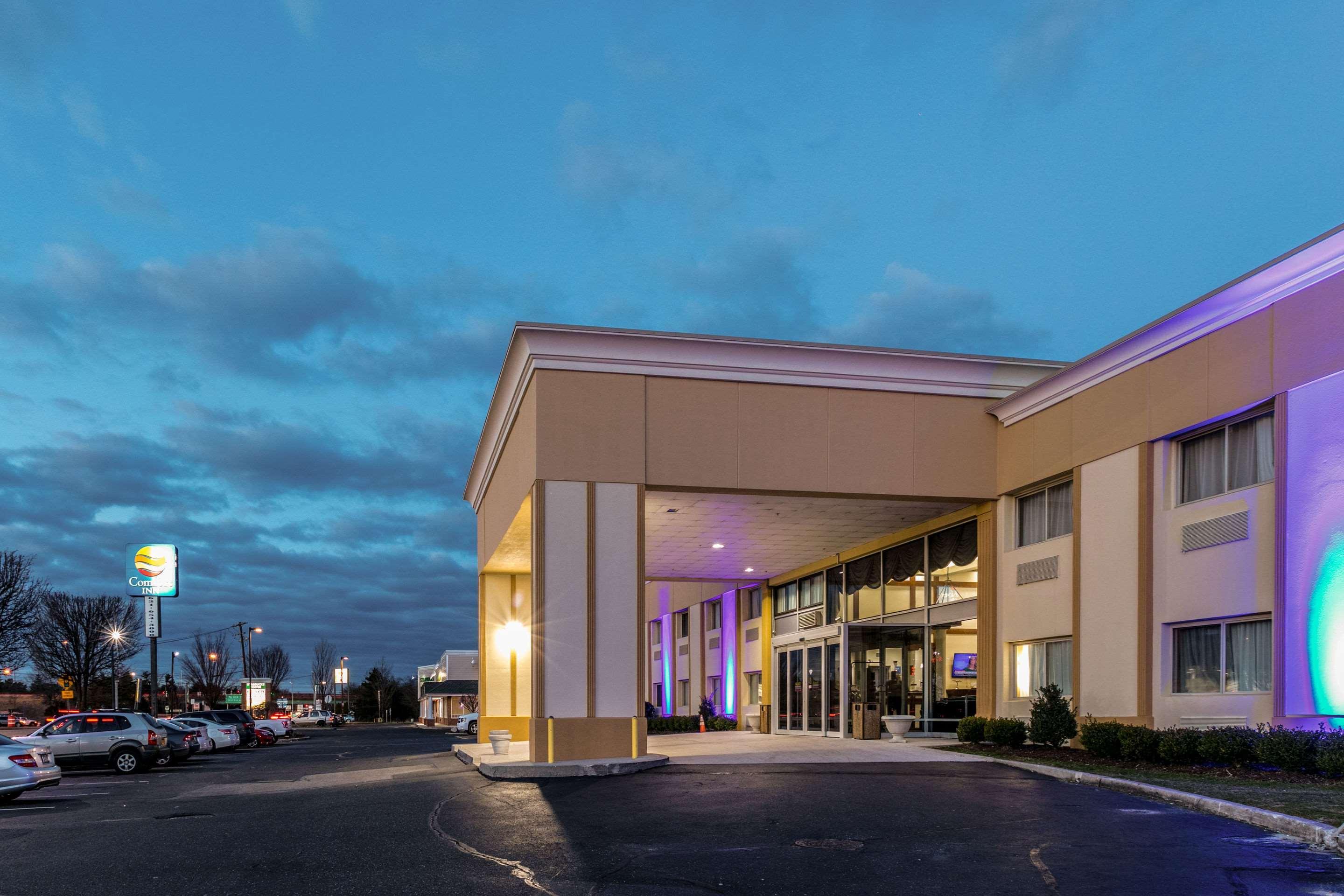 Comfort Inn Medford-Long Island Kültér fotó