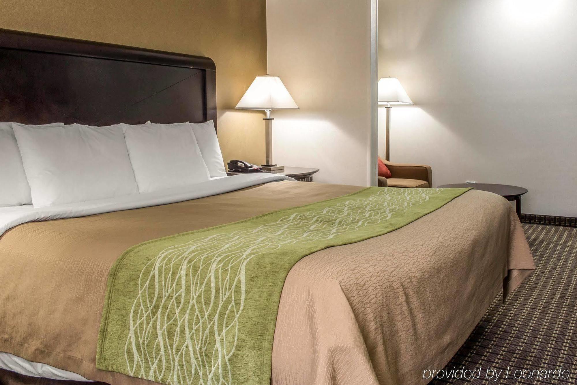 Comfort Inn Medford-Long Island Kültér fotó